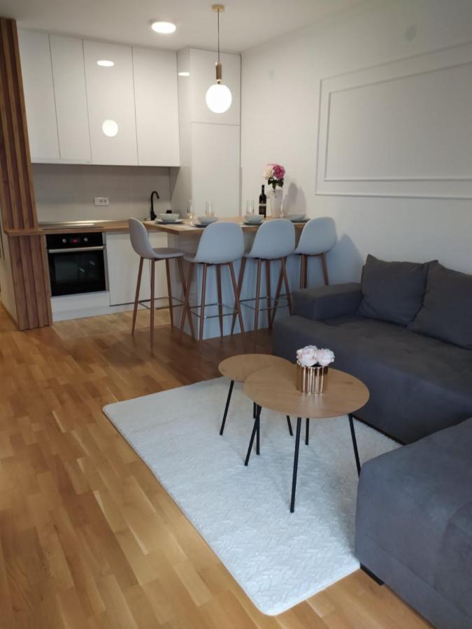 Apartman Milla Lux Нови Сад Екстериор снимка